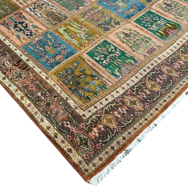 Classic Tabriz Carpet – Traditional Persian Elegance