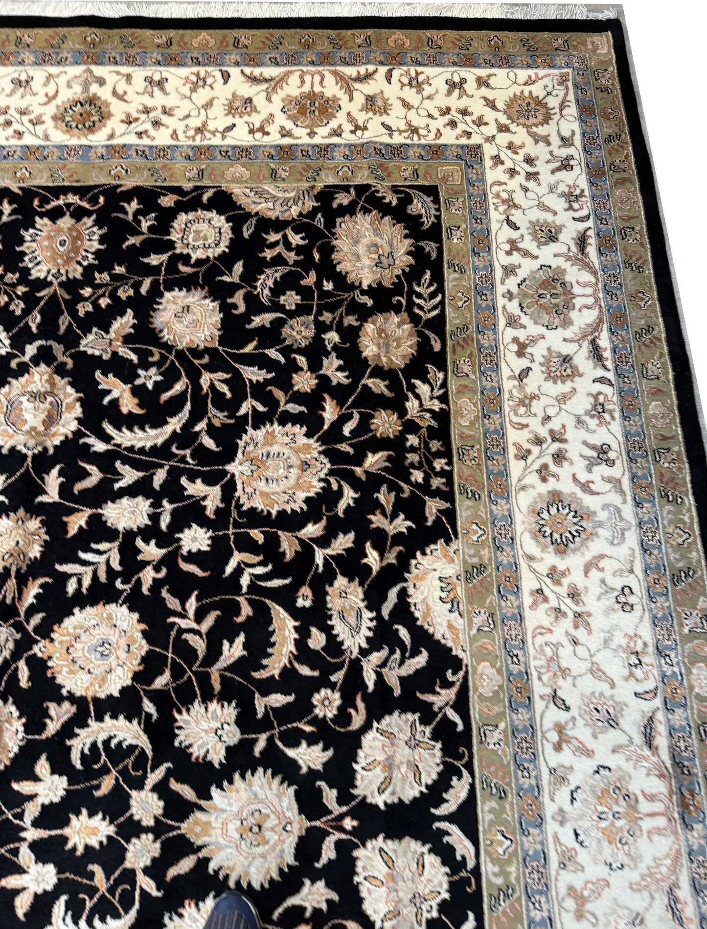 Persian Kashan Rug – Handwoven in India, Luxurious Wool Craftsmanship