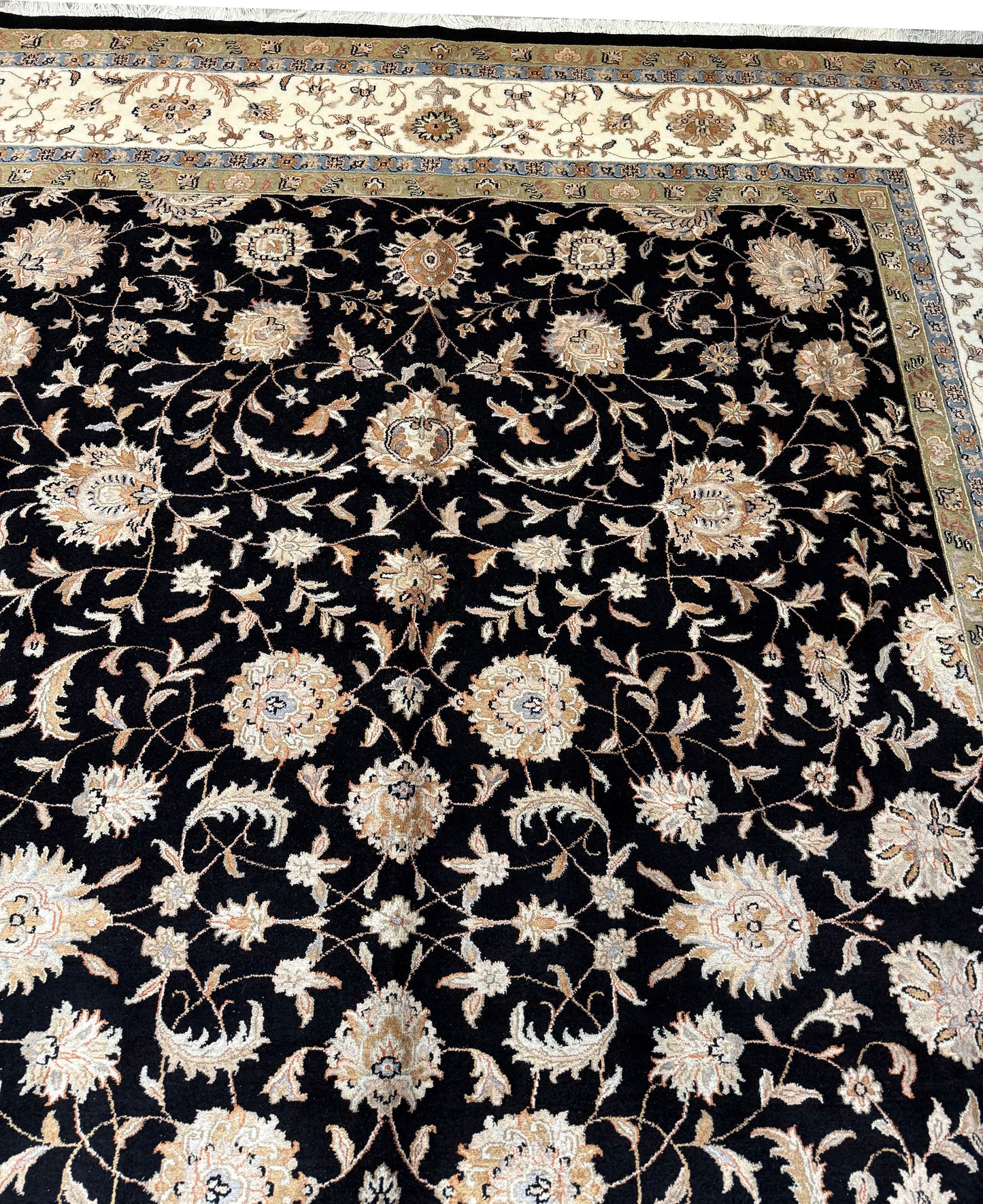 Persian Kashan Rug – Handwoven in India, Luxurious Wool Craftsmanship