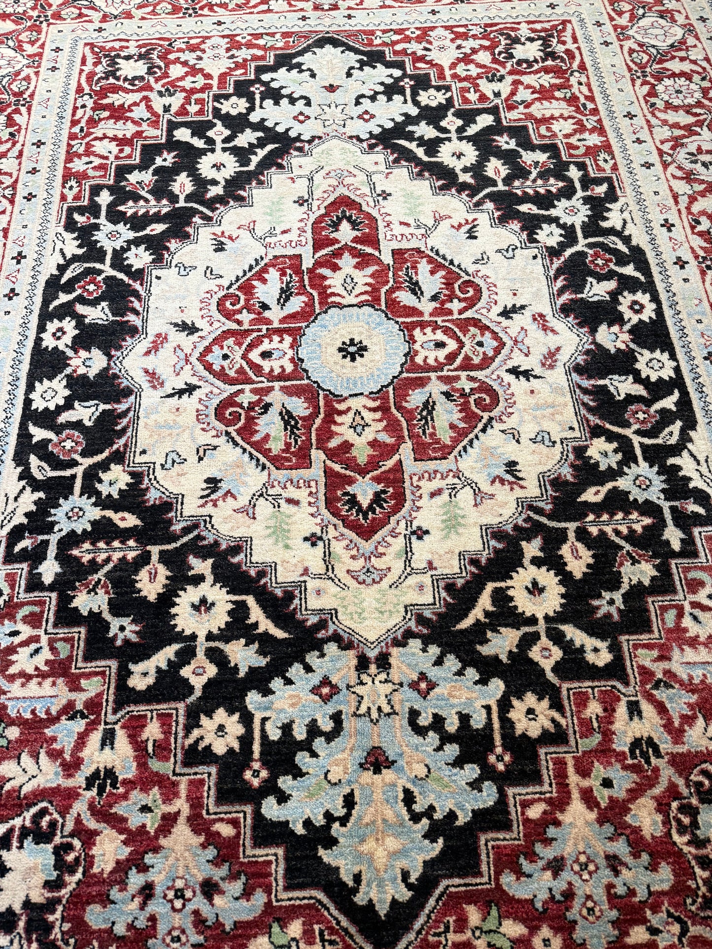 Authentic Persian Serapi Rug – Handwoven Elegance