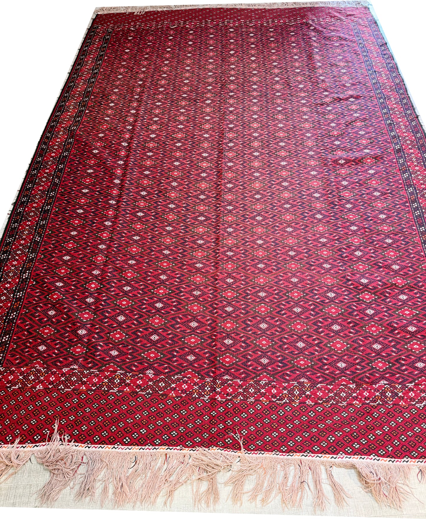 Persian Kilim Iran Wool Carpet – Handwoven Excellence