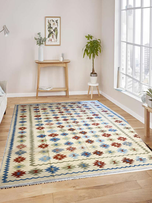 Reversible Pure Wool Kilim Carpet – Handwoven Excellence